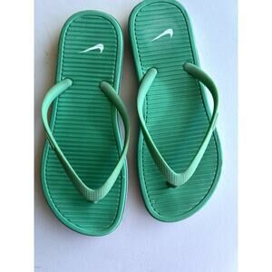 Nike Solarsoft soft lime Flip Flops, women's size 7